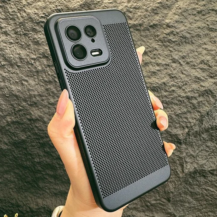 Xiaomi Redmi Note 13 Pro Plus (5G) | Gelochte/Wärmeableitende Plastik Hülle/Case HUELLENOUTLET.de